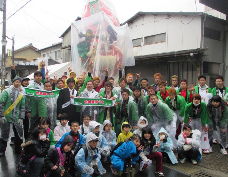 滋賀県・近江八幡第二区左義長保存会