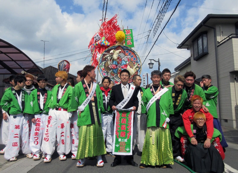 滋賀県・近江八幡第二区左義長保存会